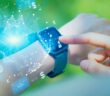 Smart Watch: Steuerzentrale fürs smarte Zuhause (Foto: AdobeStock 643487239 metamorworks)